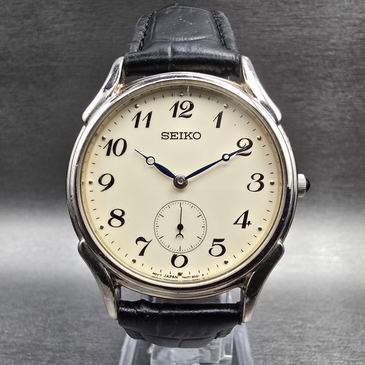 Seiko Watch Men 35mm Ivory Dial Silver Tone Round 7N07-9000 New Battery0