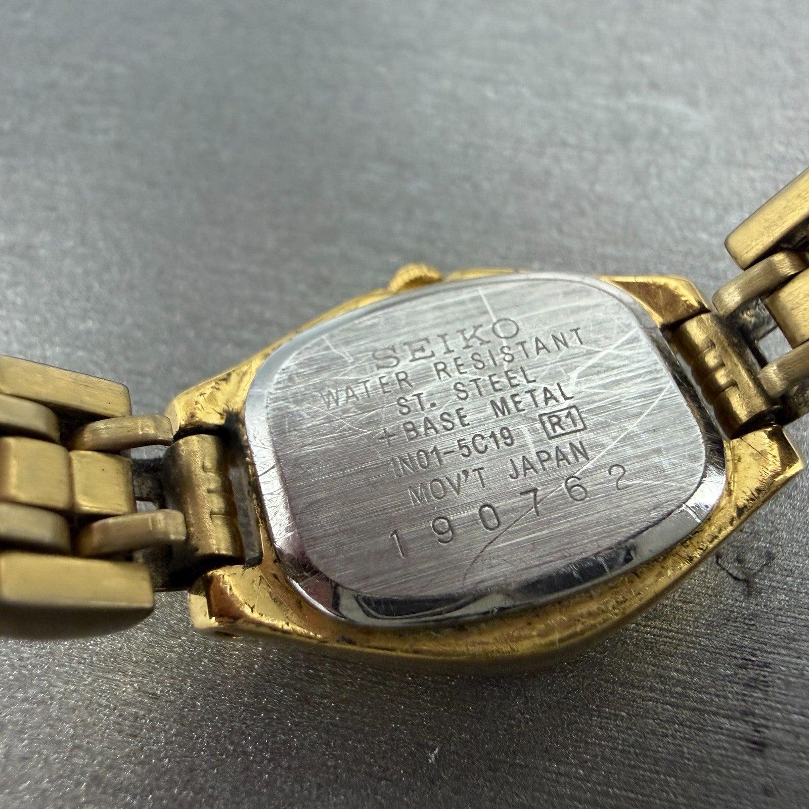 Seiko Watch Women 18mm White Dial Gold Tone Oval 1N01-5C19 New Battery9