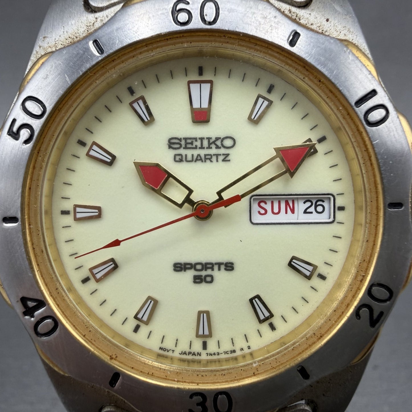 Seiko Sports 50 Watch Men 39mm Luminous Dial Two Tone Daydate Round New Battery2