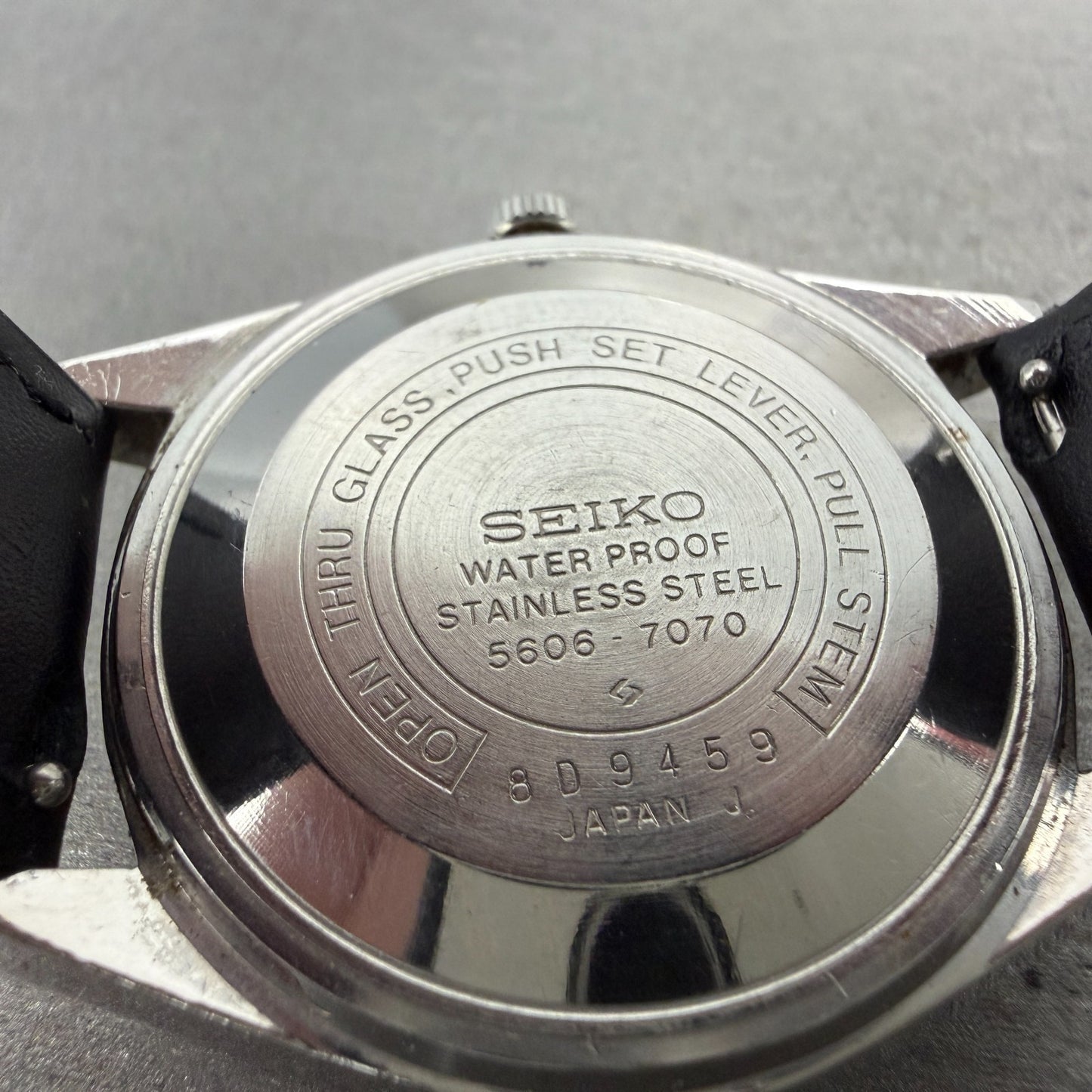 Seiko Lord Matic Watch Men 37mm Silver Dial Steel Daydate READ!!! 5606-7070 Runs9