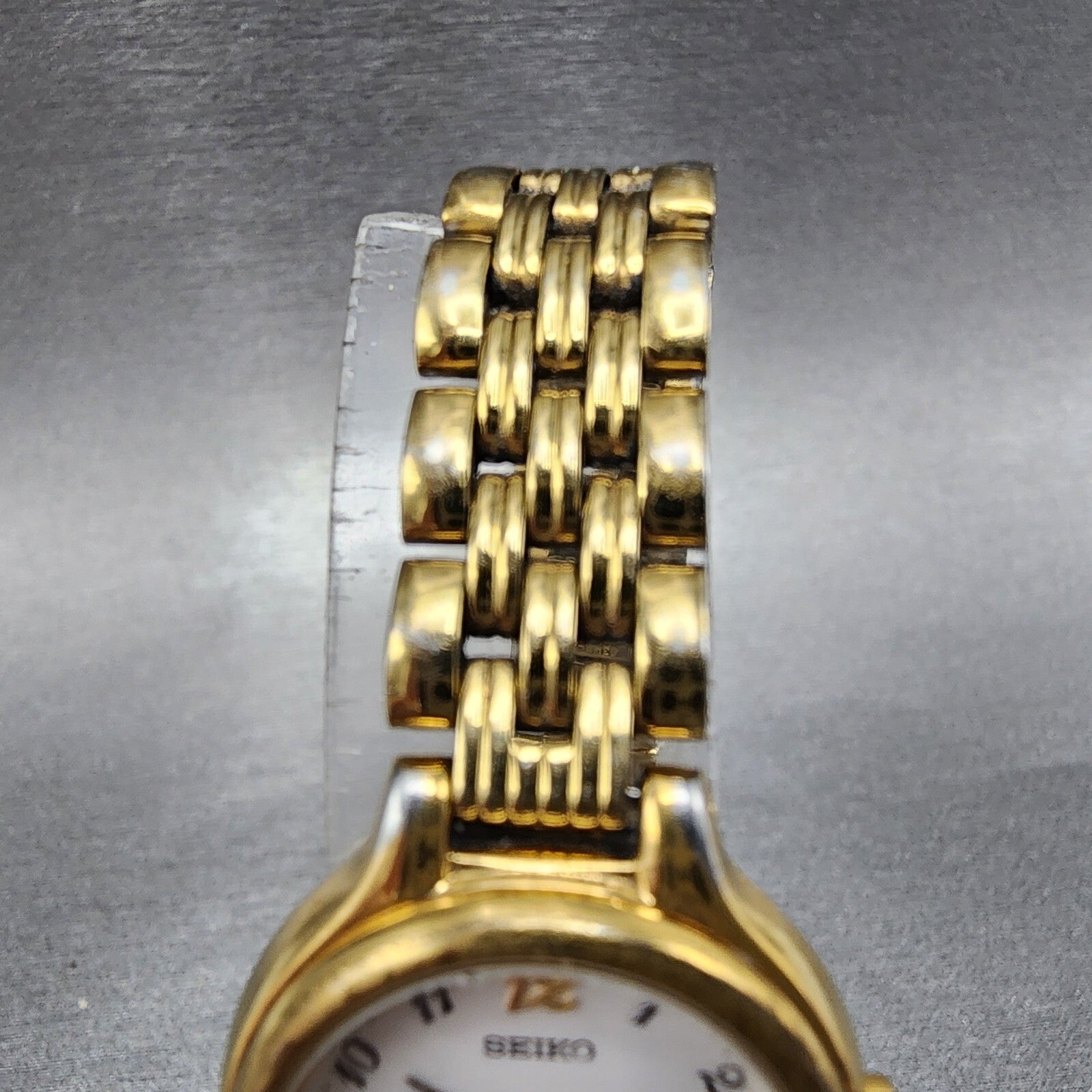 Seiko Watch Women 23mm White Dial Gold Tone Date Round 7N820228 New Battery B124