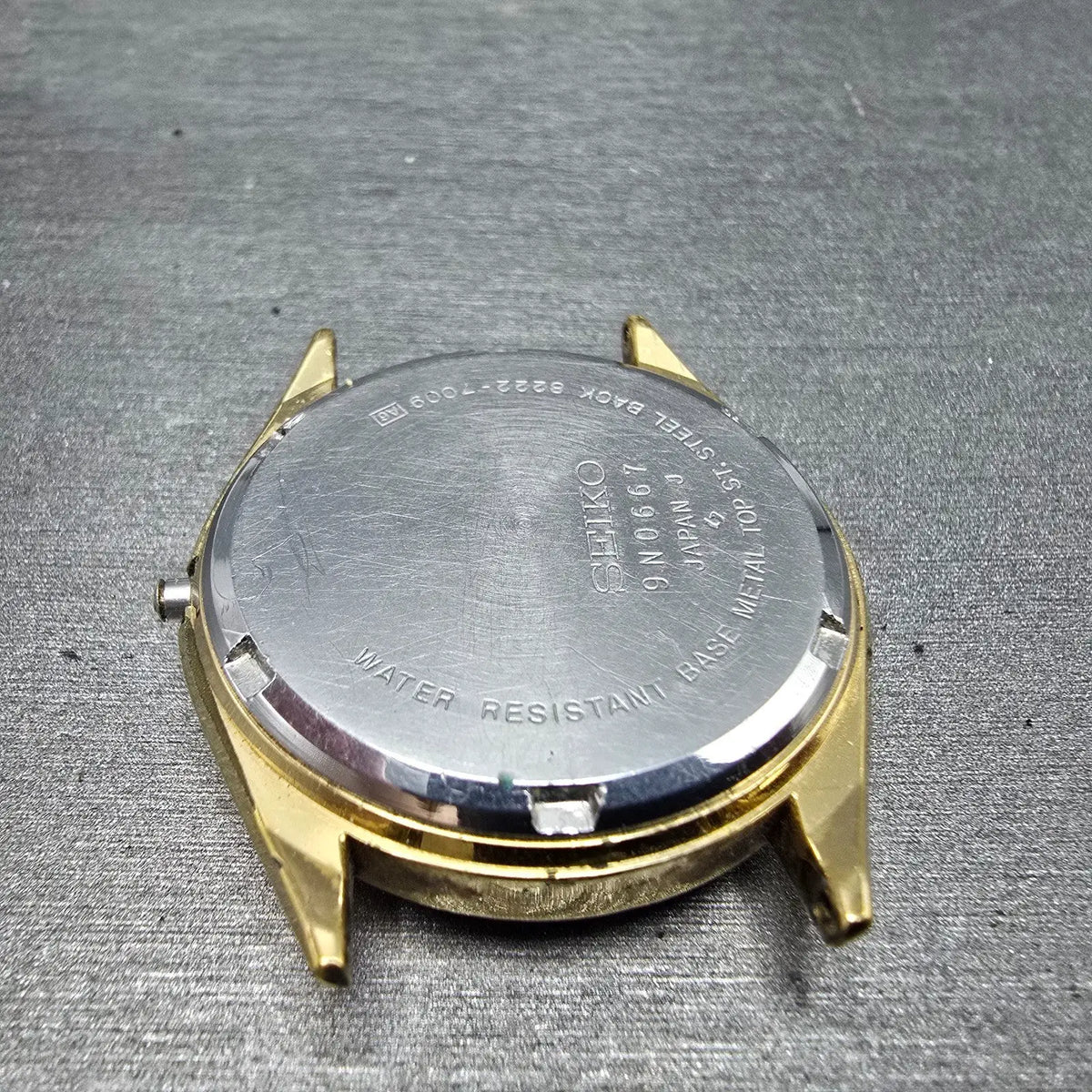 Seiko 8222 Quartz Movement Works Date W/ Dial Hands Case Vintage8