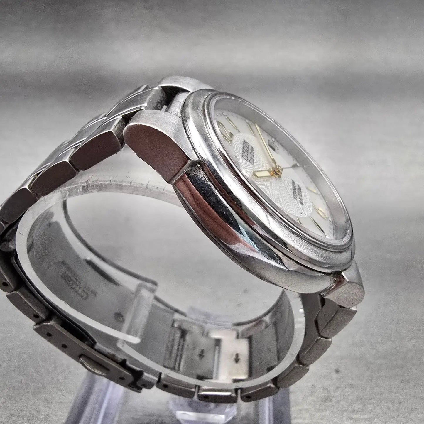 Citizen Eco-Drive Watch Men 36mm White Dial Titanium Date E111-S036461 Works3