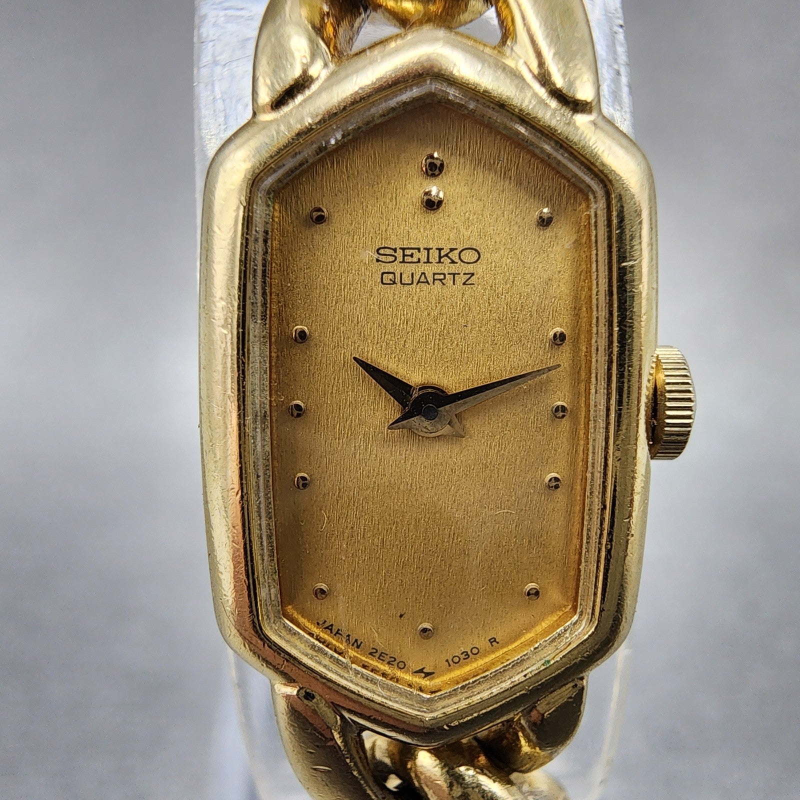 Seiko Watch Women 14mm Champagne Dial Gold Tone 2e205369 New Battery1