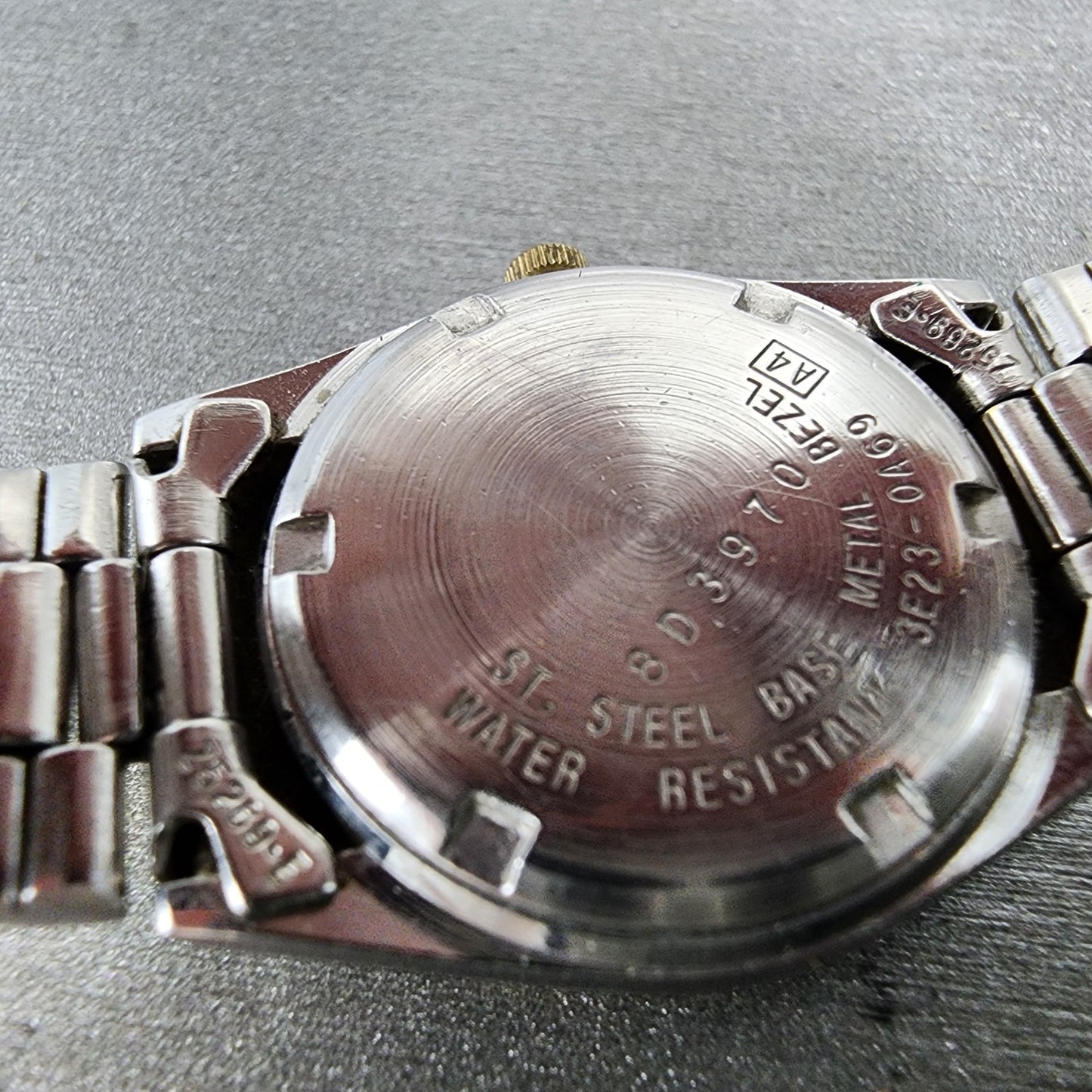 Seiko Watch Women 24mm White Dial Two Tone Daydate Round 3E230A69 New Batt BNK19