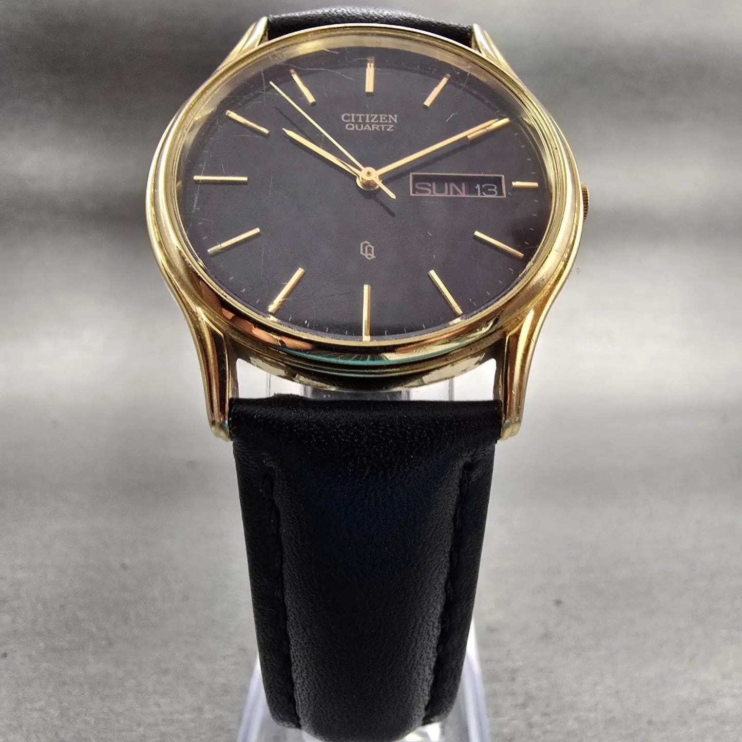 Citizen CQ Watch Men 34mm Black Dial Gold Tone Daydate 2500-S76418 New Battery5