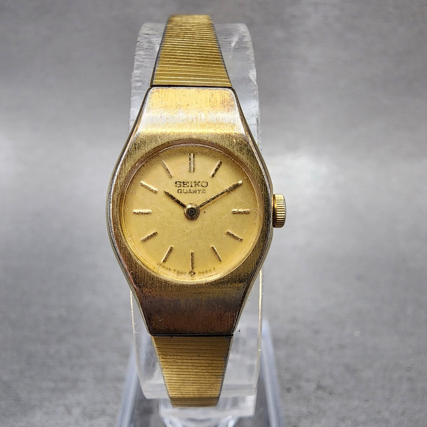 Seiko Watch Women 17mm Champagne Dial Gold Tone Round 73200209 New Battery0