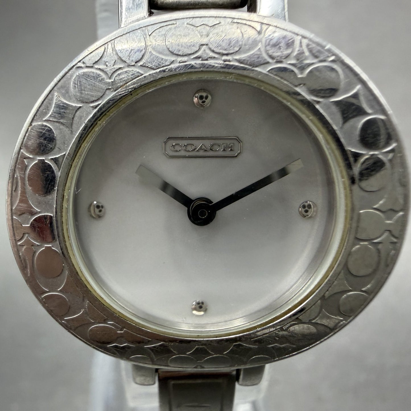 Coach Watch Women 27mm White Dial Silver Tone Round Bangle New Battery1
