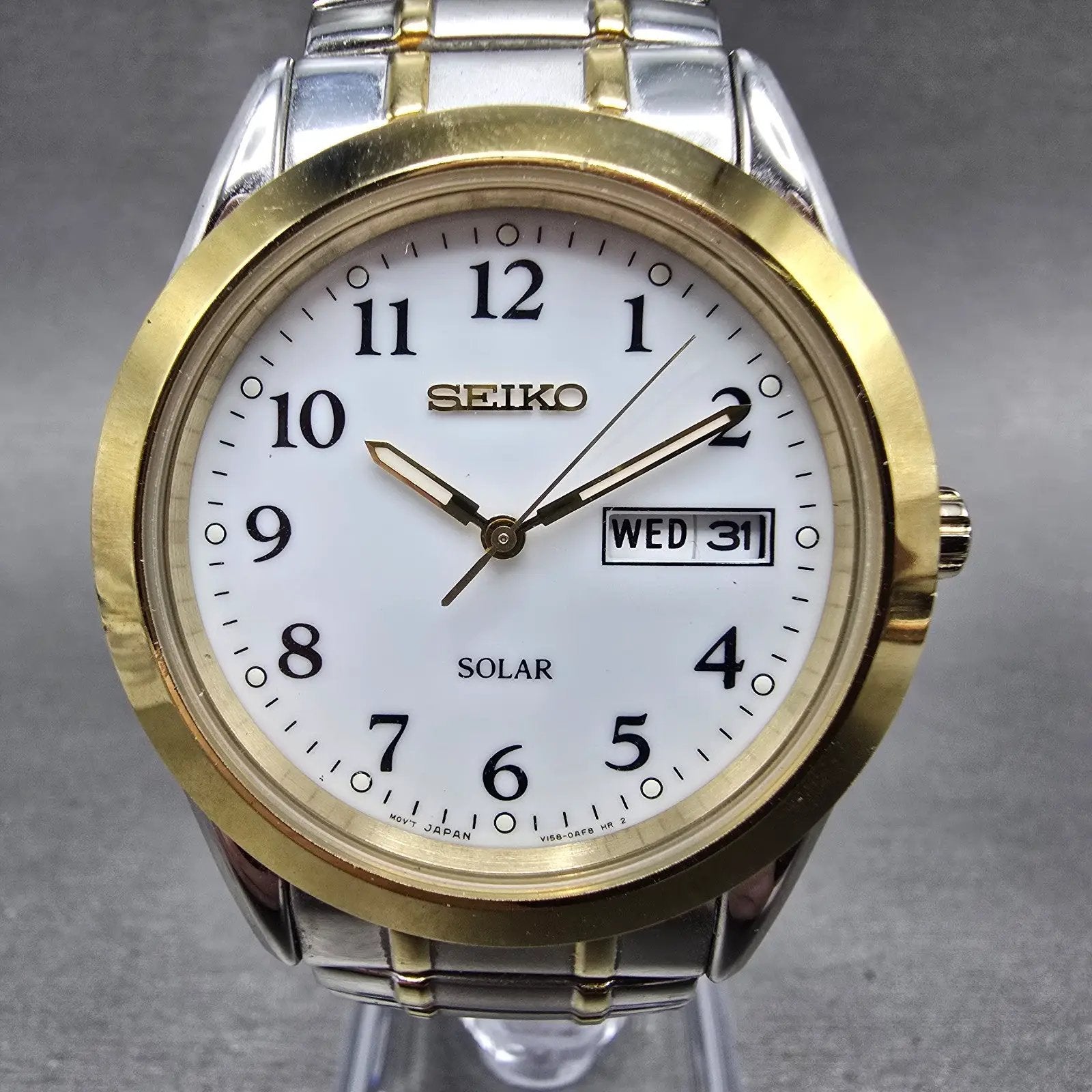 Seiko Solar Watch Men 37mm White Dial Two Tone Daydate Round V158-0AB0 Works0