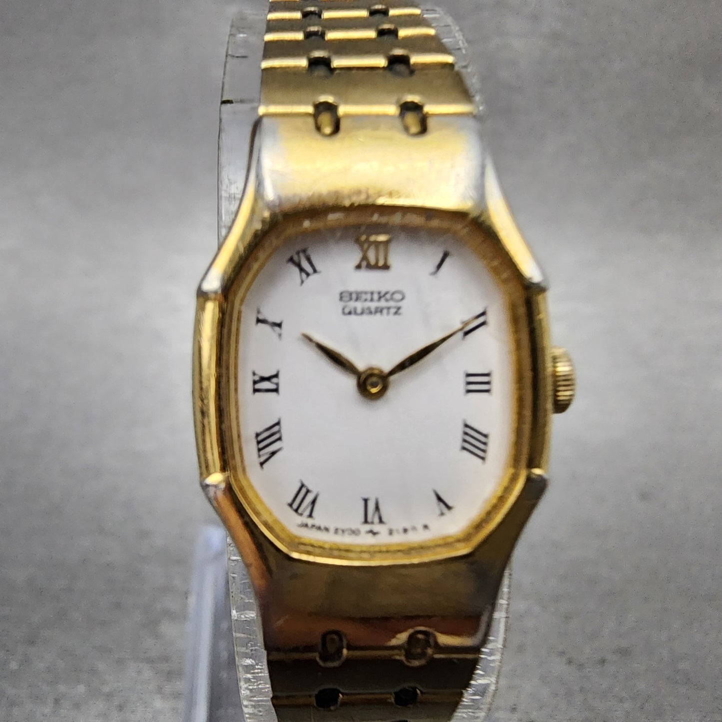 Seiko Watch Women 17mm White Dial Gold Tone Octagon 2y005509 New Battery0