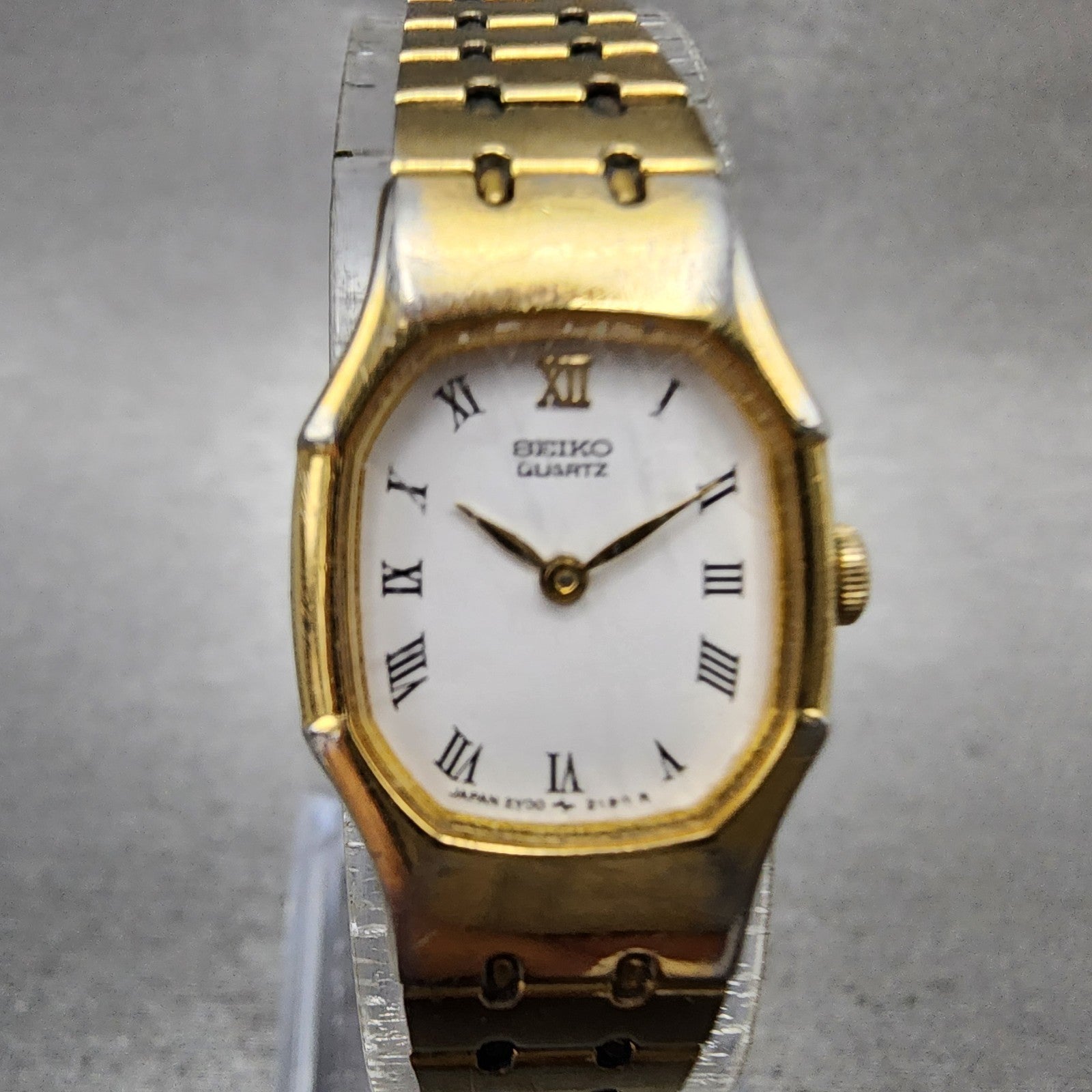 Seiko Watch Women 17mm White Dial Gold Tone Octagon 2y005509 New Battery0