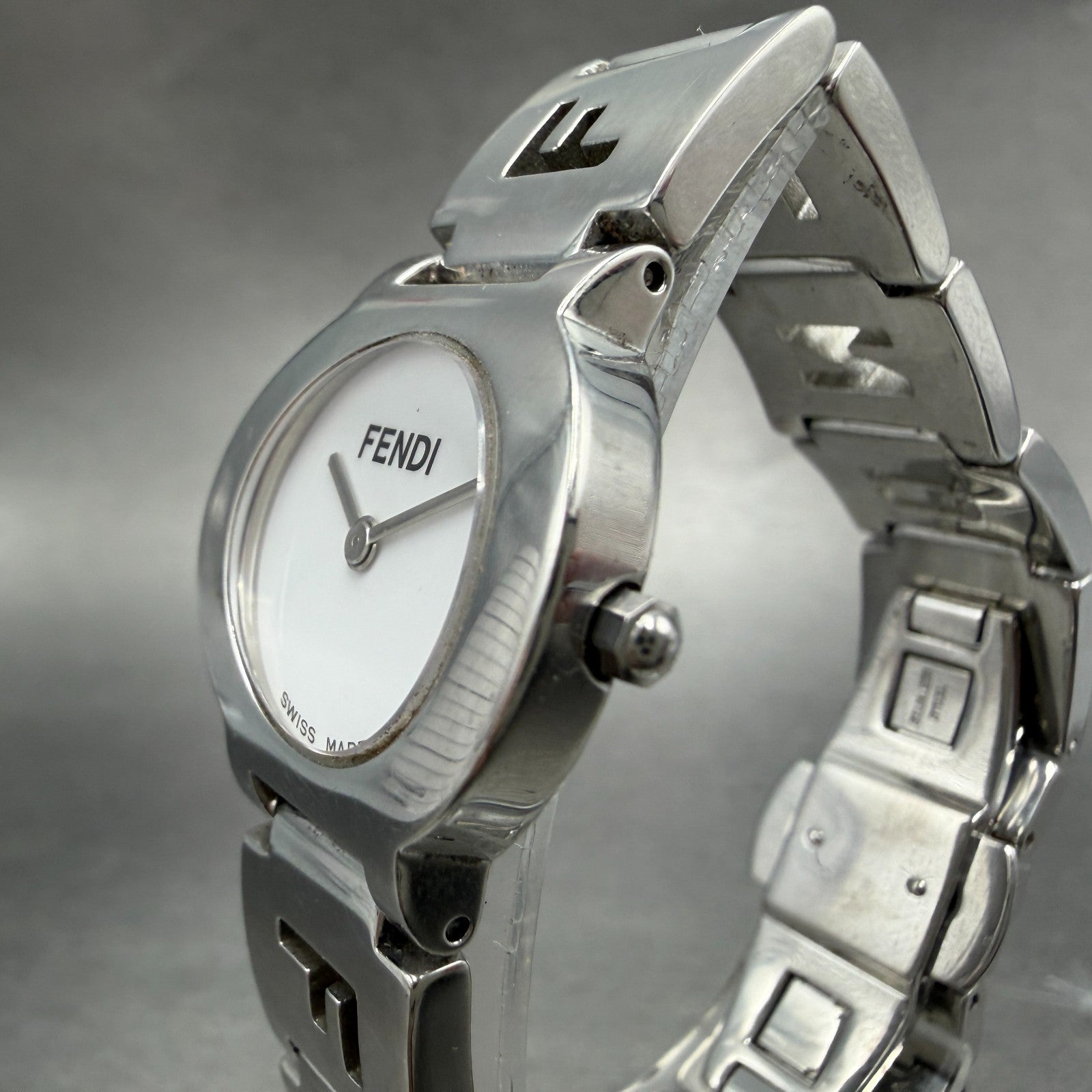 Fendi 3050L Watch Women 24mm White Dial Steel Round Swiss New Battery2