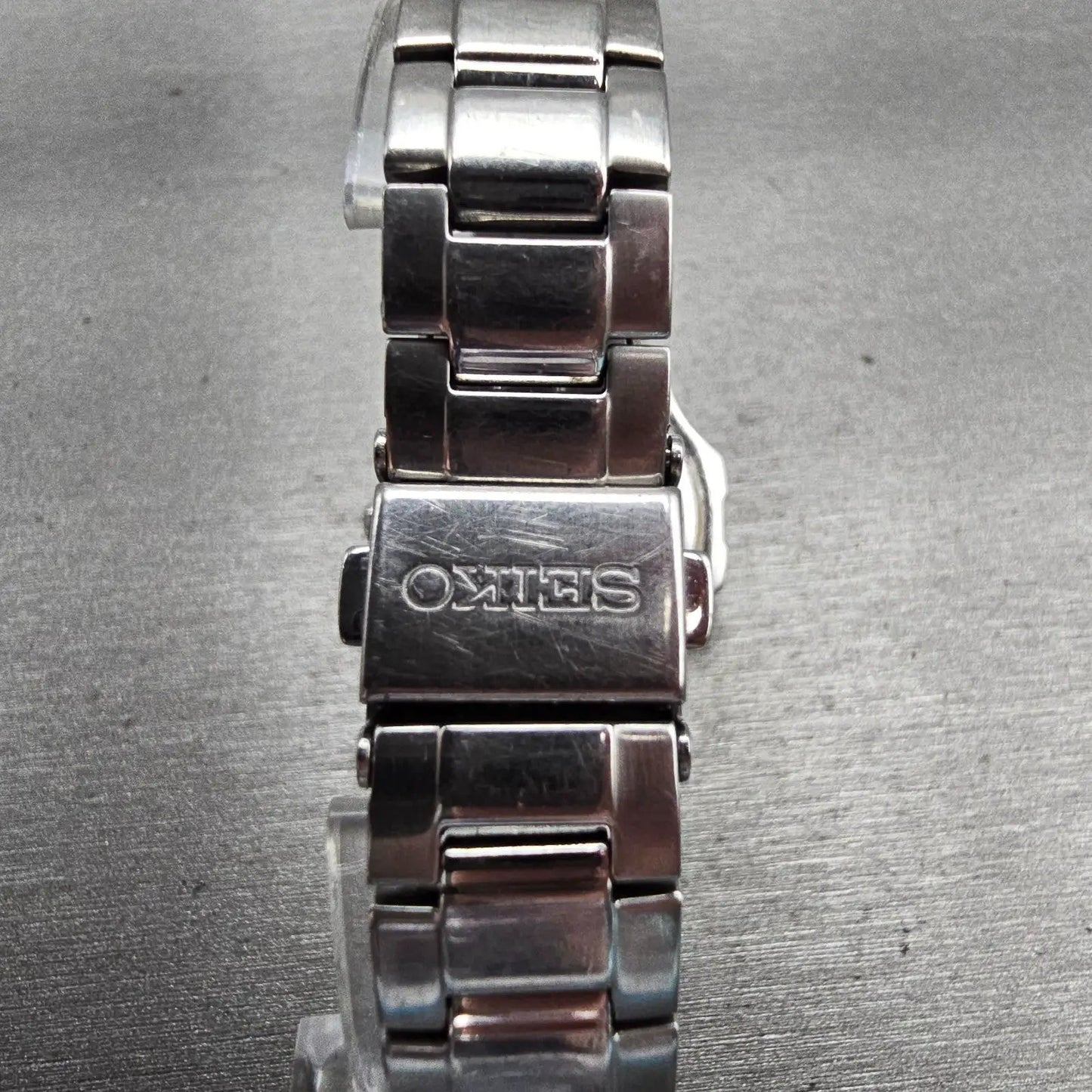 Seiko Coutura Watch Women 29mm MOP Dial Silver Tone Date Gemmed 7N82-0GD0 NewBat7