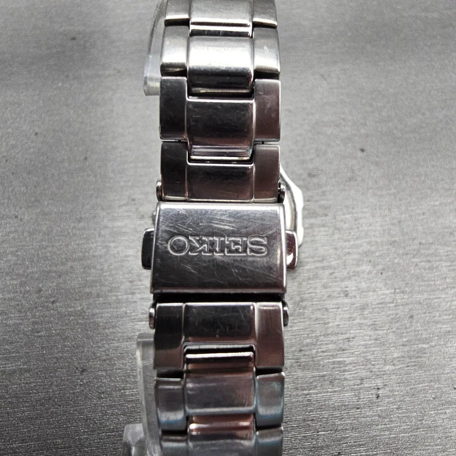 Seiko Coutura Watch Women 29mm MOP Dial Silver Tone Date Gemmed 7N82-0GD0 NewBat7