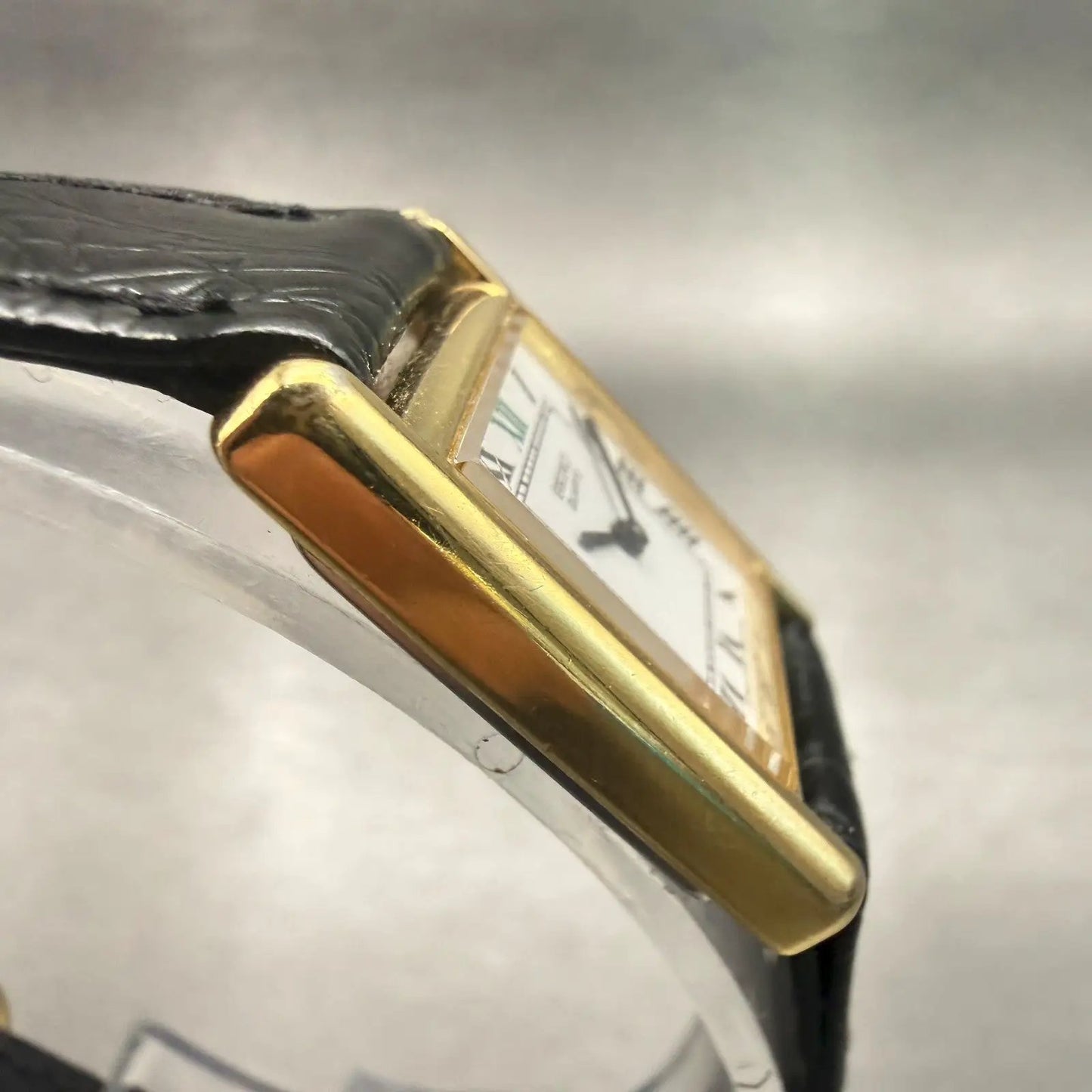 Seiko Tank Watch Women 18mm White Dial Gold Tone Rectangle 2Y00-5470 New Batt3
