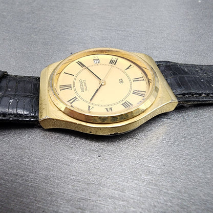 VTG Seiko SQ Watch Men 33mm Gold Dial Gold Tone Daydate Round 7122-7049 PARTS