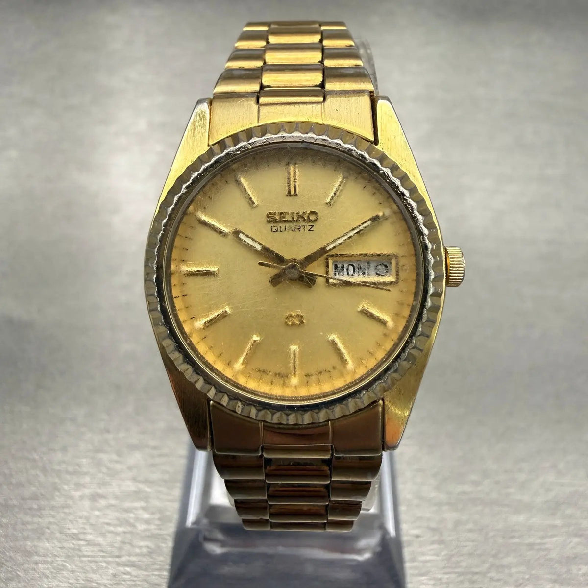 Seiko SQ Watch Women 24mm Gold Dial Gold Tone Daydate Round 3E23-0A69 New Batt0