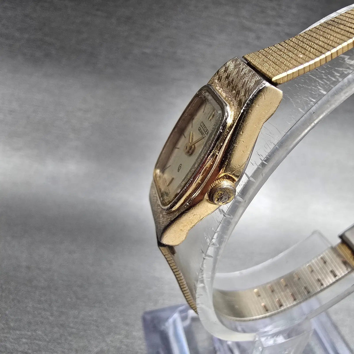 Citizen CQ Watch Women 16mm Gold Dial Gold Tone Oval 3220-S16881 New Battery KP22