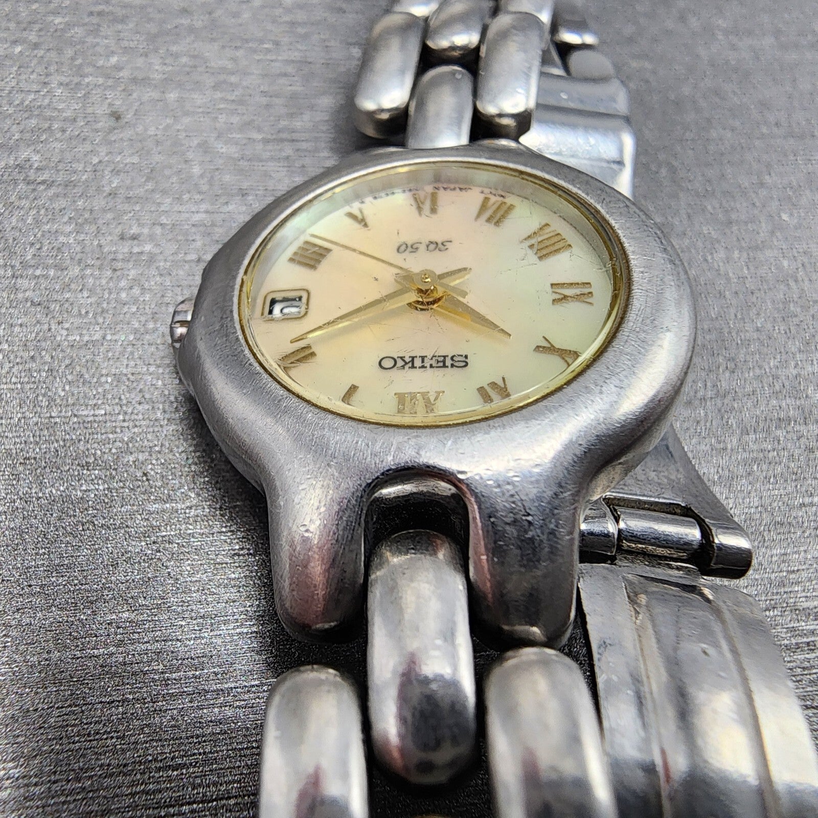 Seiko SQ 50 Watch Women 24mm MOP Dial Steel Date Round BROKEN BAND New Battery4