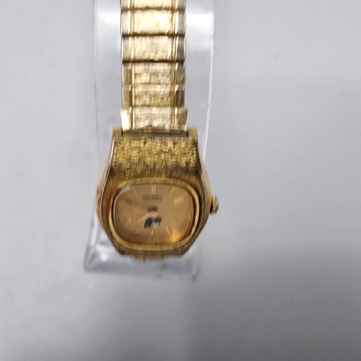 Vintage Seiko Watch Women Gold Tone Gold Dial 12mm Rectangle 2P20-5259 New Batt
