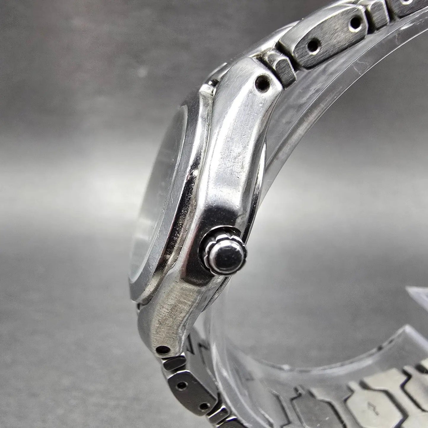 Citizen Eco-Drive Watch Women 27mm Blue Dial Silver Tone Date E010-K16393 Runs2
