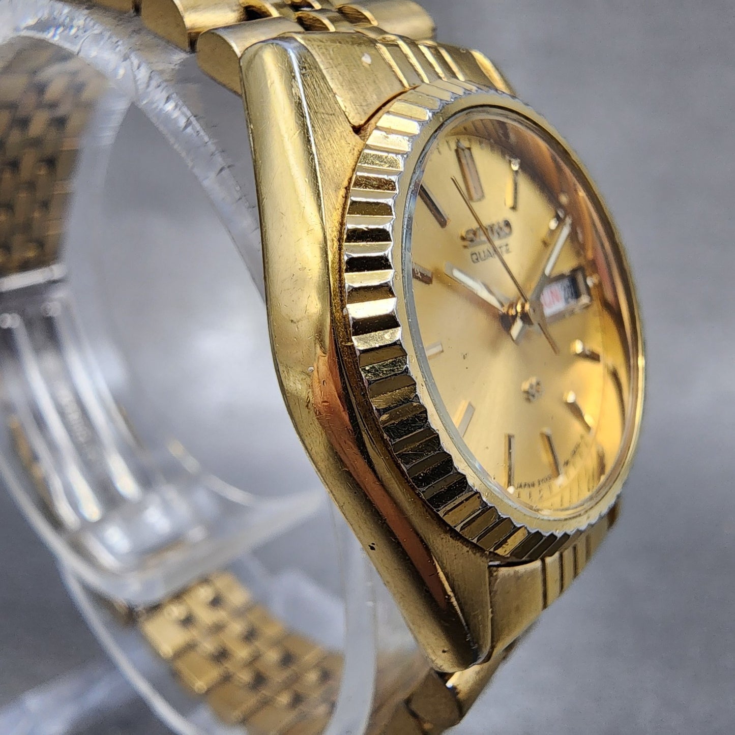 Seiko SQ Watch Women 24mm Gold Dial Gold Tone Daydate 24mm Round New Battery NBG4