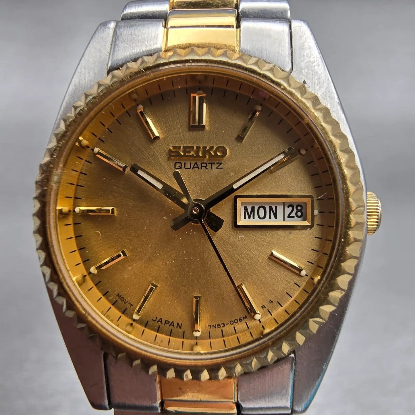 Seiko Watch Women 24mm Gold Dial Two Tone Daydate Round 7N83-0041 New Battery1