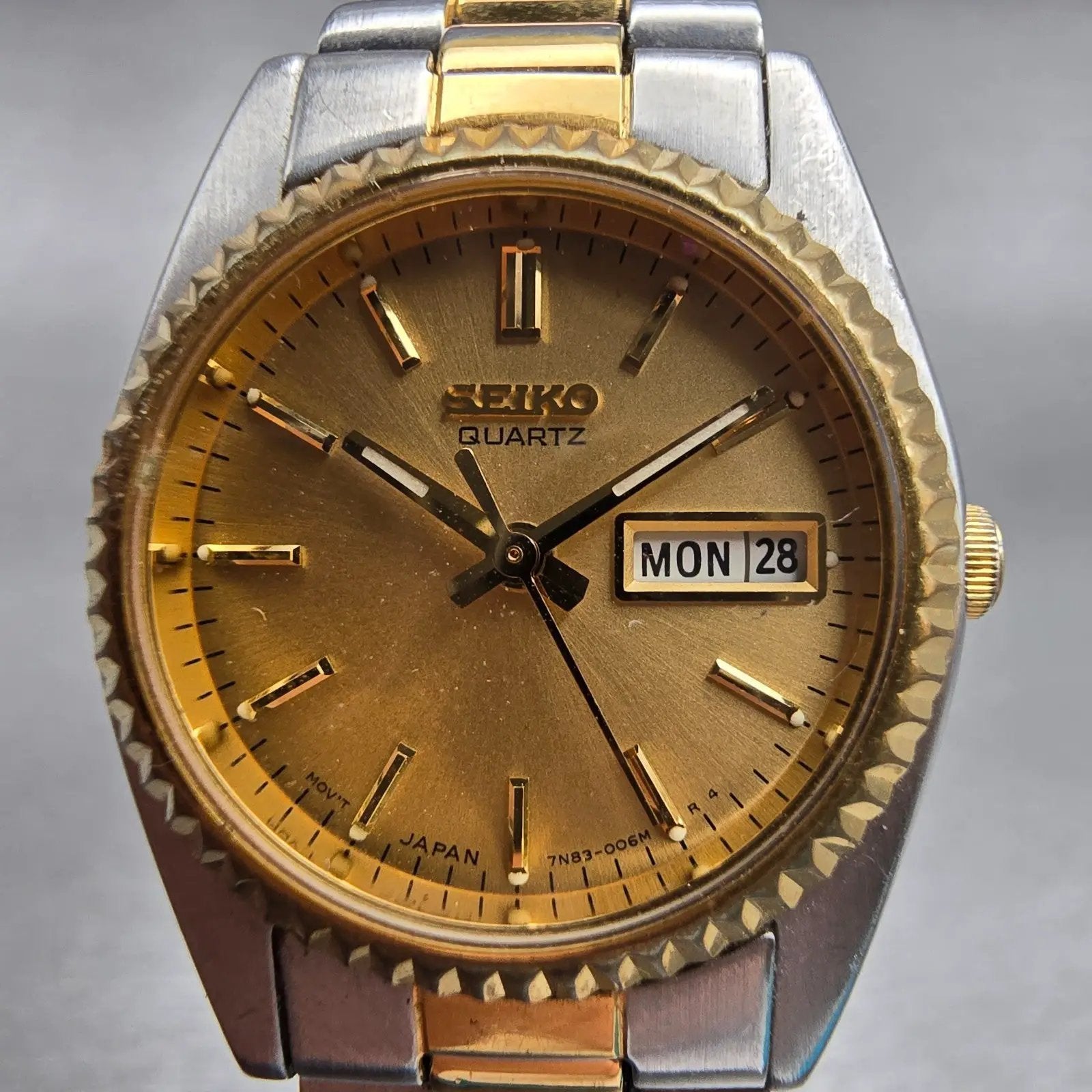 Seiko Watch Women 24mm Gold Dial Two Tone Daydate Round 7N83-0041 New Battery1
