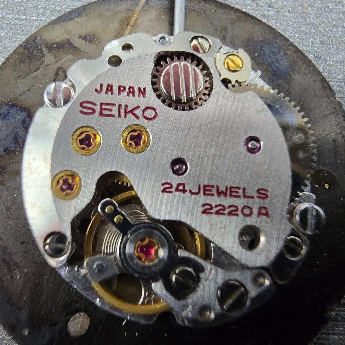 Seiko 2220 Movement Manual Wind 23 Jewels 2 Hand Vintage Japan2