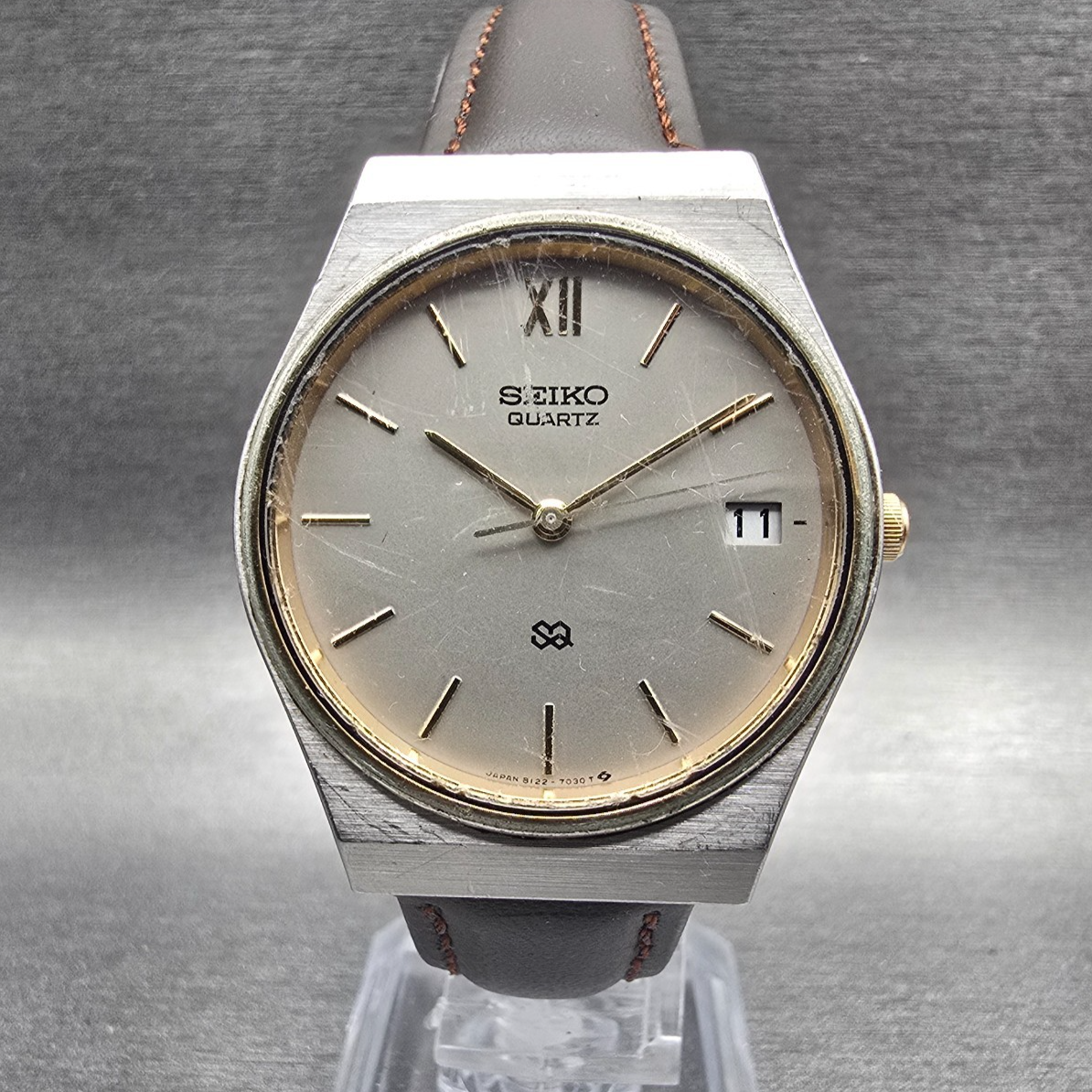 Seiko SQ Watch Men 33mm Silver Dial Silver Tone Date Round 8122-7029 New Battery0