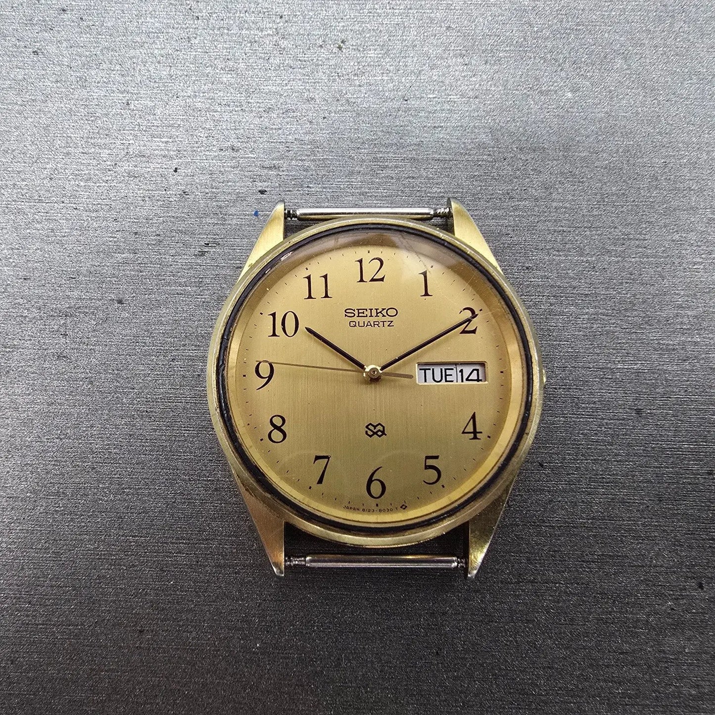 Seiko SQ Watch Men 34mm Champagne Dial Gold Tone Daydate 8123A PARTS NO BACK0