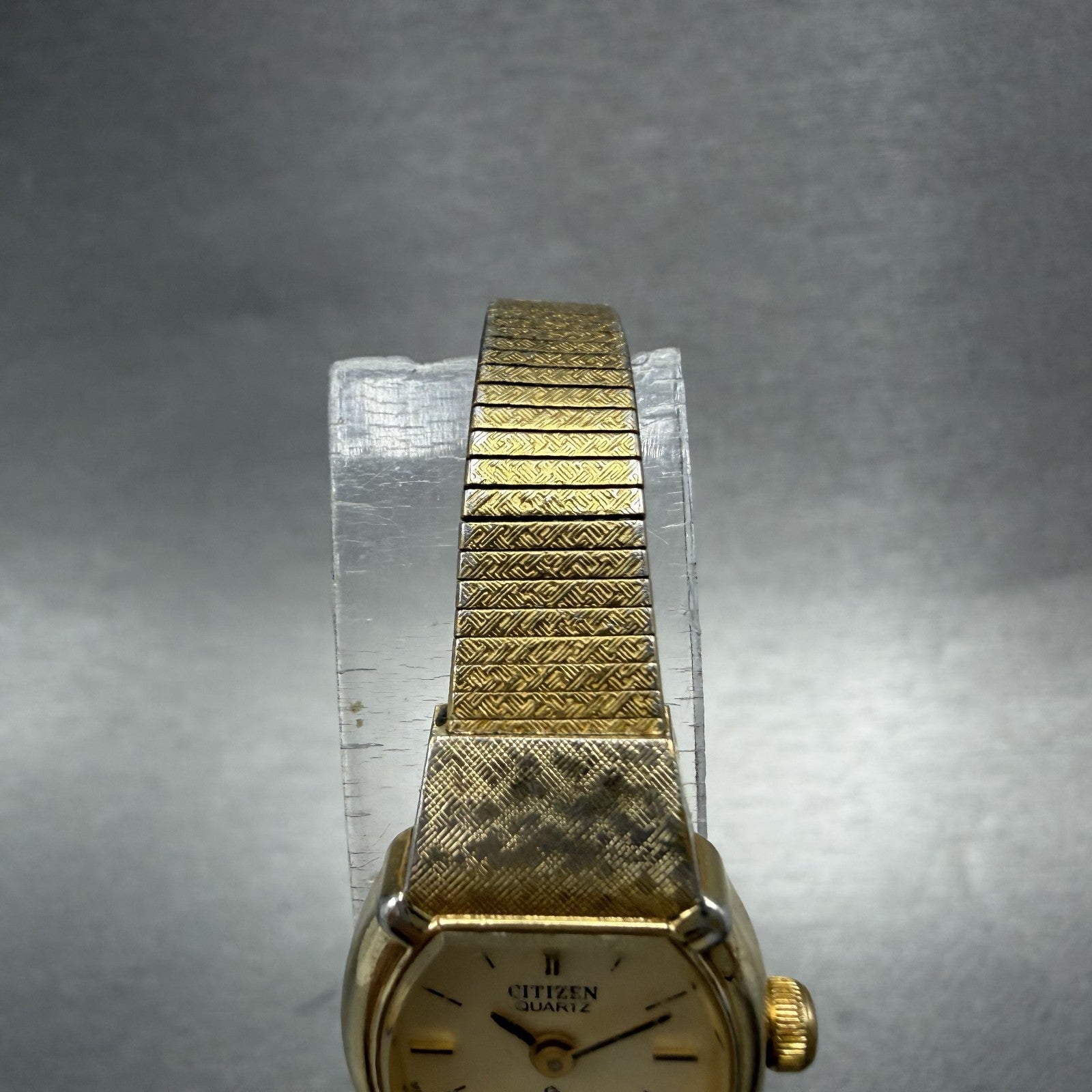 Citizen CQ Watch Women 17mm Champagne Dial Gold Tone Round New Battery VTG4