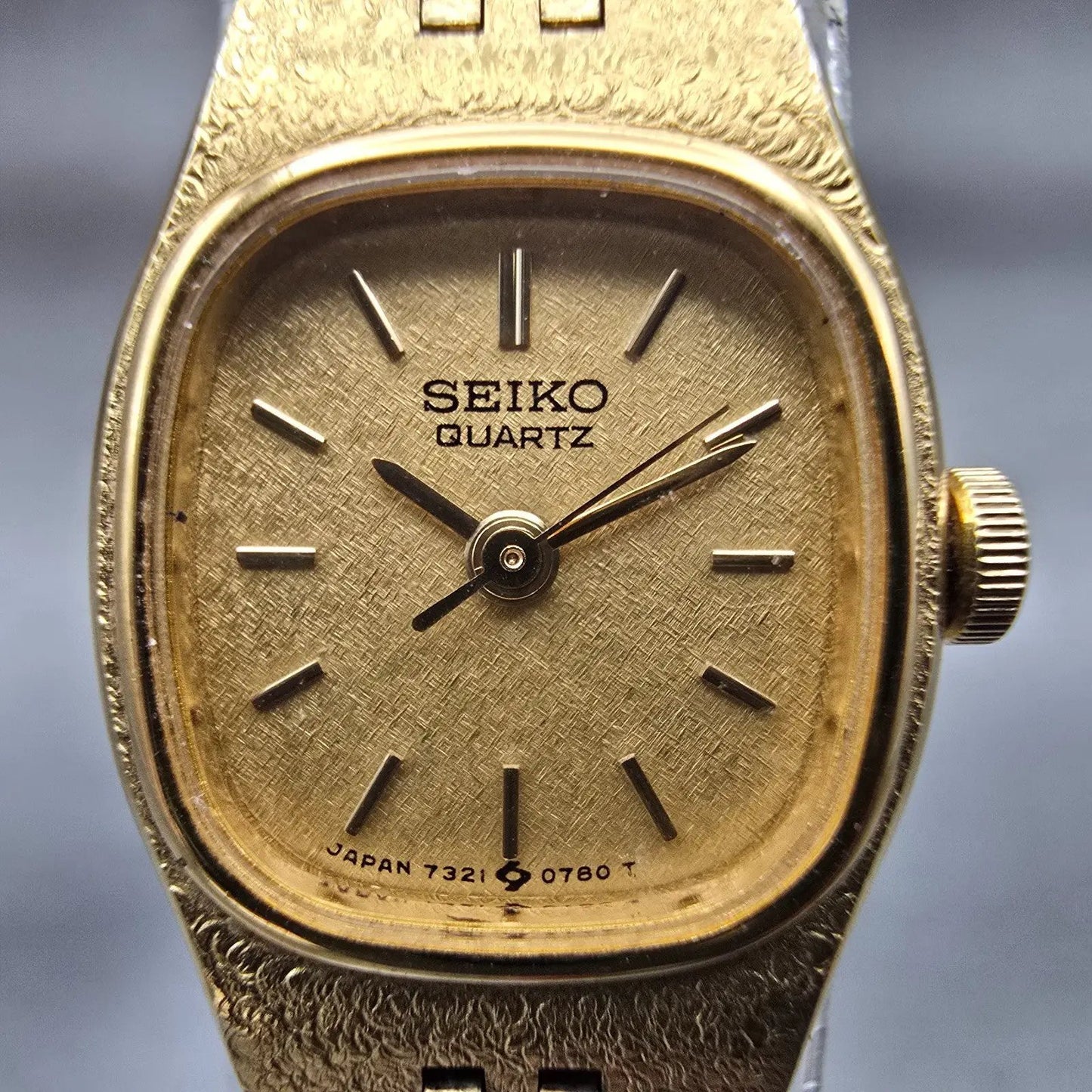 Seiko Watch Women 16mm Gold Dial Gold Tone Oval 7321-5399 New Battery Vintage1