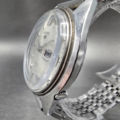 Seiko 5 Automatic Watch Men 37mm Silver Dial Steel Daydate 5126-8060 Round Runs2