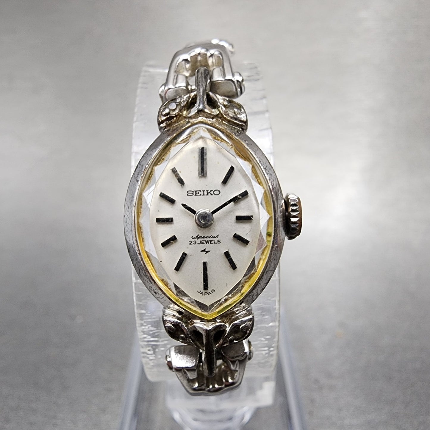 Seiko Special Watch Women 15mm White Dial Silver Tone Manual Wind 11407030 Runs0