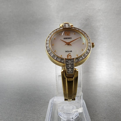 Seiko Solar Watch Women 27mm MOP Dial Gold Tone Round V115-0BM0 Runs