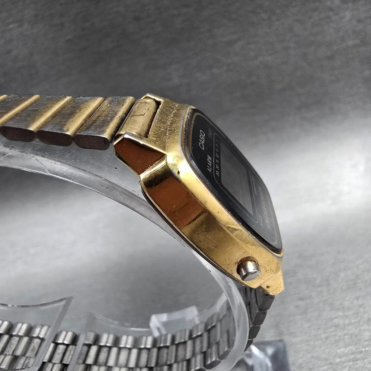 Casio LA670W Digital Watch Women 24mm Black Dial Gold Tone Chrono Alarm New Batt3