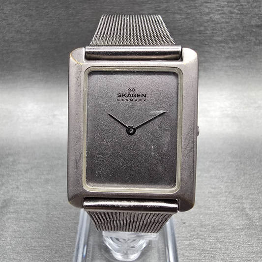 Skagen Tank Watch Men 27mm Gray Dial Silver Tone Rectangle 31UTT New Battery0