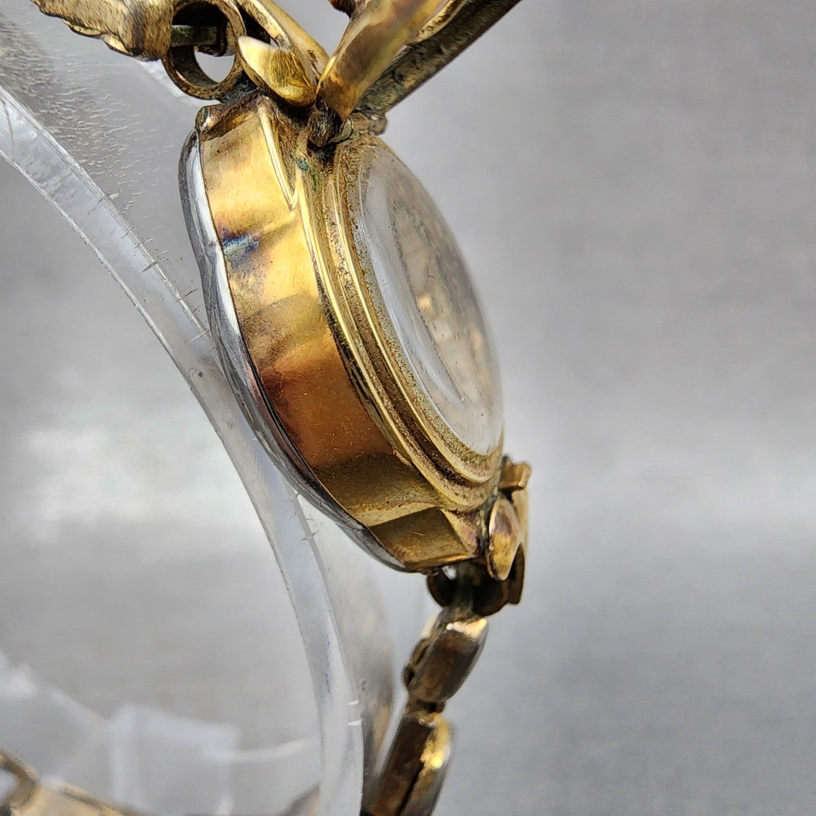 Rotary Watch Women 18mm Cream Dial Gold Tone Round Manual Wind Runs Flip Cover3