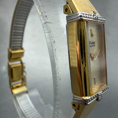 Seiko Pulsar Tank Watch Women 12mm Champagne Dial Gold Tone V220-5080 New Batt3
