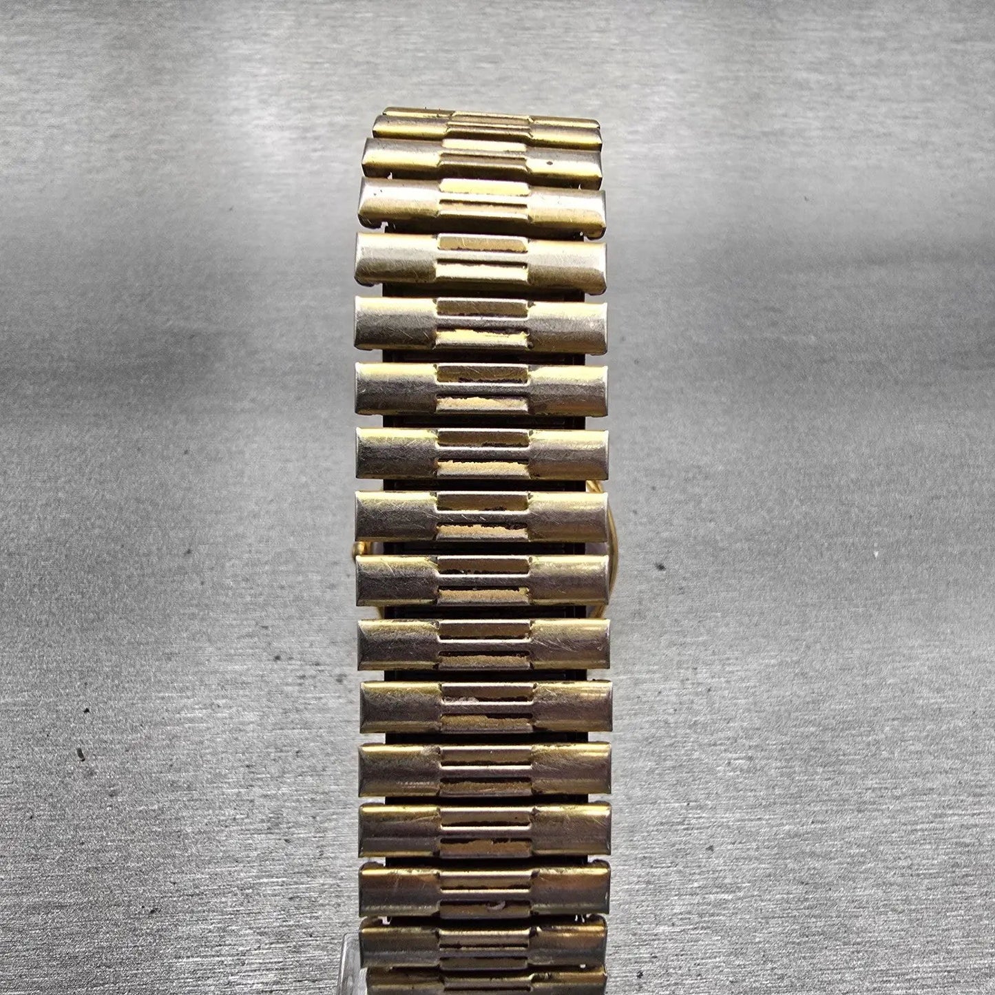 Seiko Pulsar Watch Men 34mm Champagne Dial Gold Tone Daydate V733-8A40 New Batt7