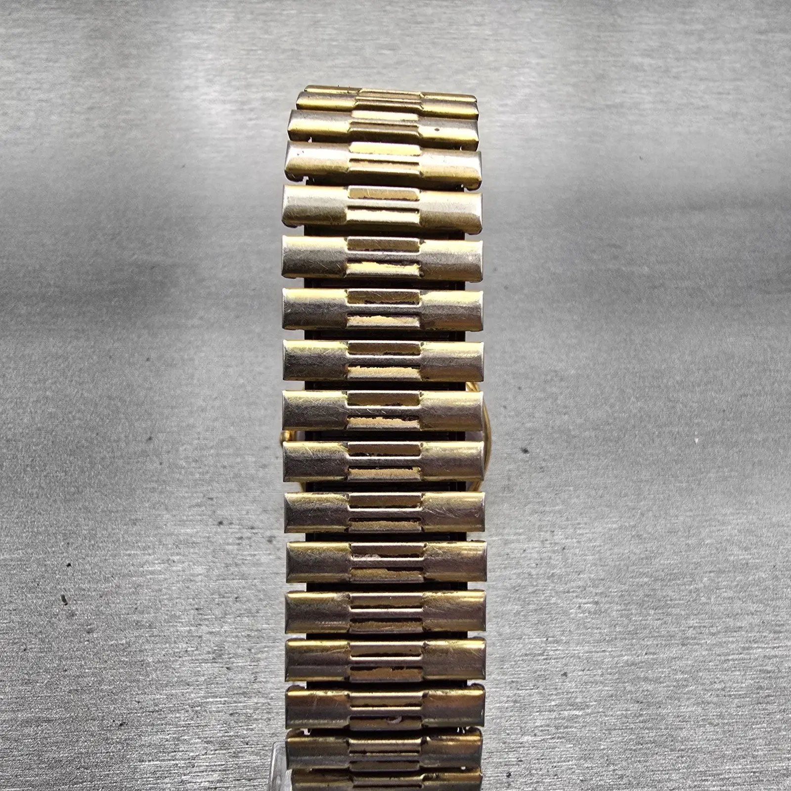 Seiko Pulsar Watch Men 34mm Champagne Dial Gold Tone Daydate V733-8A40 New Batt7