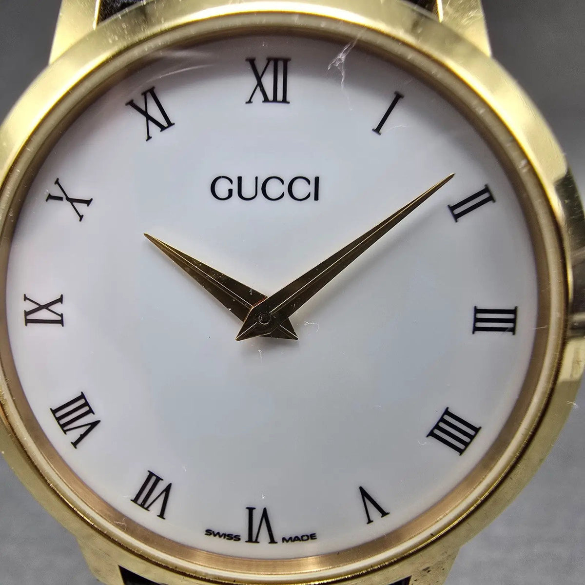Gucci 2200M Watch Men 32mm White Dial Gold Plated Round New Battery VTG Roman1