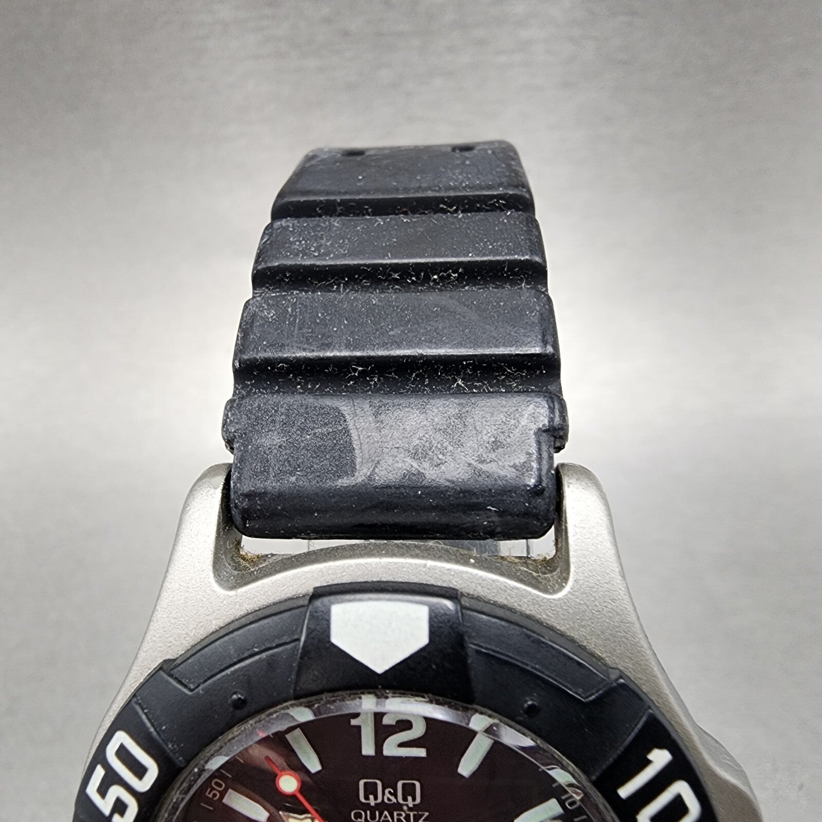 Citizen Q&Q Diver Watch Men 40mm Black Dial Gray Tone Solar Runs Round4