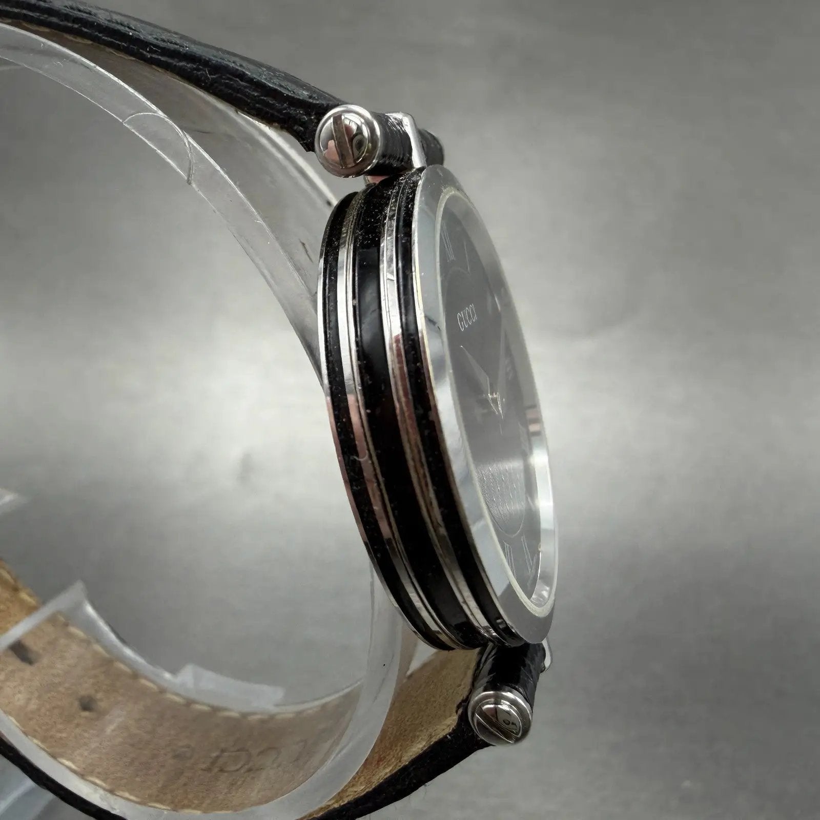 Gucci 2040M Watch Men 30mm Black Dial Silver Tone Leather Round New Battery3