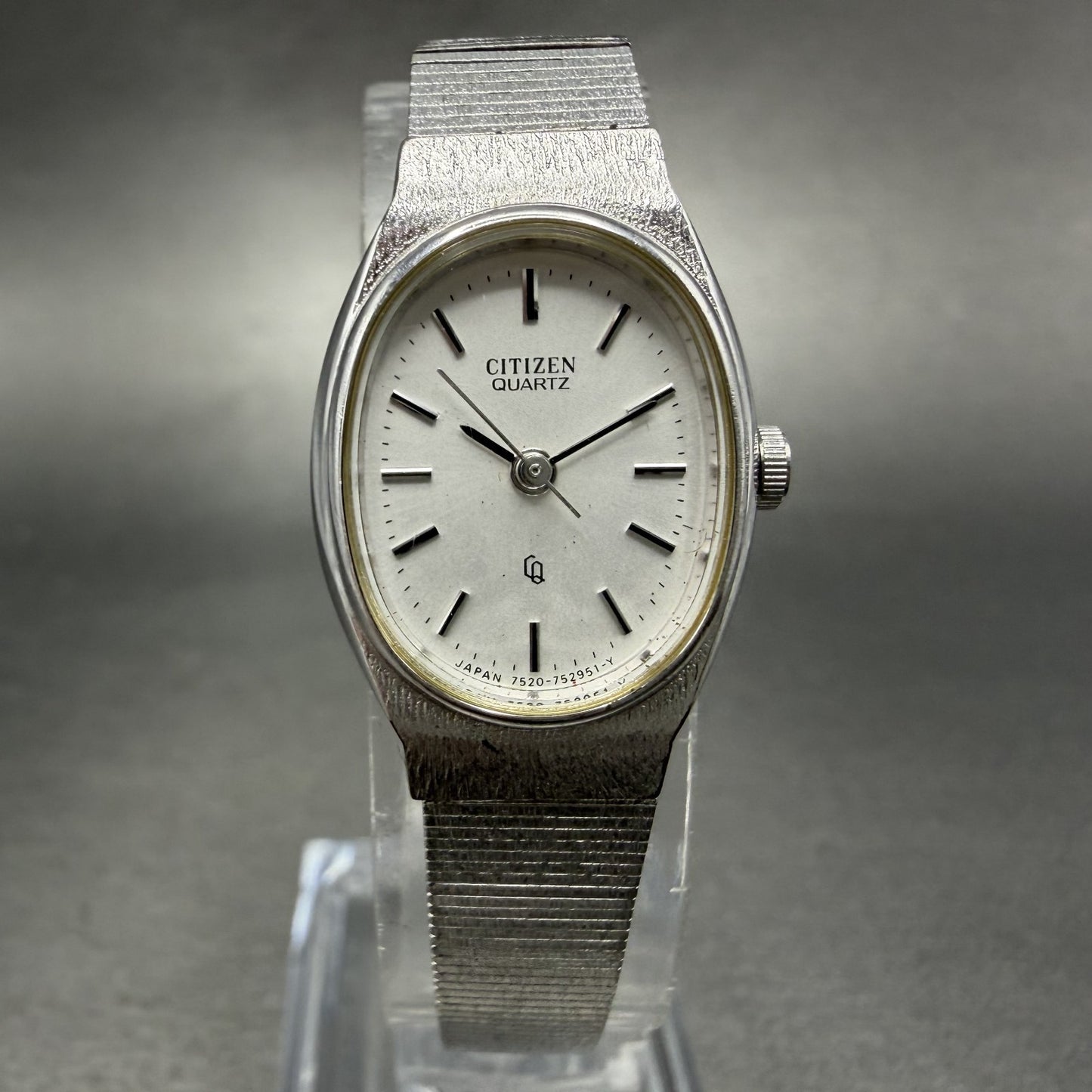 Citizen CQ Watch Women 18mm Silver Dial Silver Tone Oval 4-752104 New Battery0