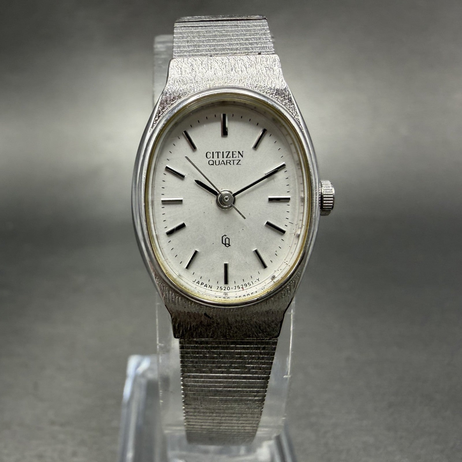 Citizen CQ Watch Women 18mm Silver Dial Silver Tone Oval 4-752104 New Battery0