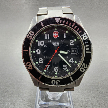 Victorinox Swiss Army Lancer Watch Men 39mm Black Dial Steel Date READ!!!!! Runs