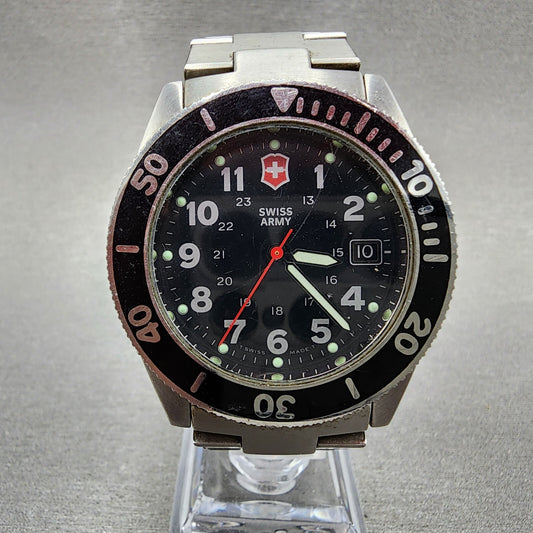 Victorinox Swiss Army Lancer Watch Men 39mm Black Dial Steel Date READ!!!!! Runs
