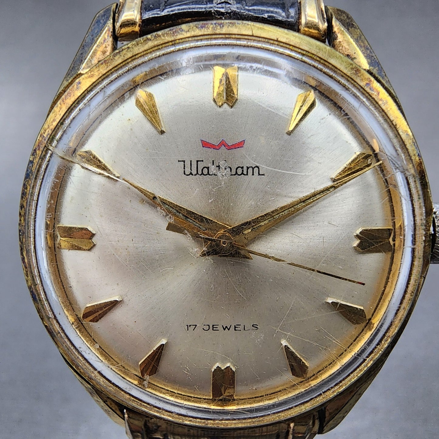 Waltham Watch Men 33mm Champange Dial Gold Tone Round Manual Wind Runs Cal WXO